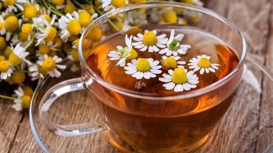 Herbal alternatives: Herbal teas such as chamomile, peppermint or ginger can be great caffeine-free alternatives.  Not only do they offer a variety of flavors, but they also offer potential health benefits such as relaxation and digestive support.  (Shutterstock)