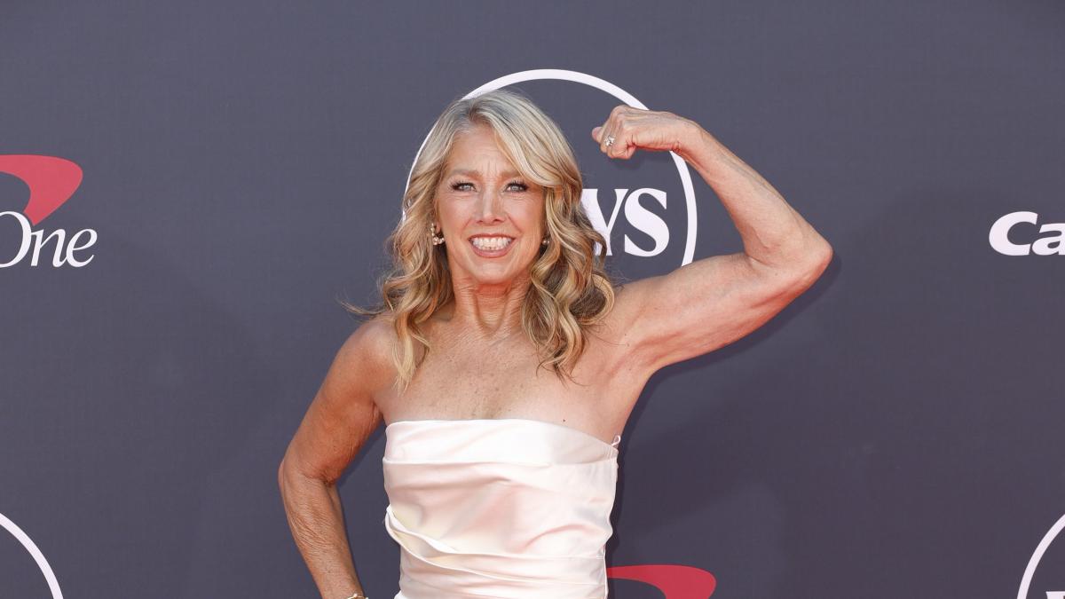 At 66, Denise Austin shows off toned legs in a high-cut swimsuit and fans lose control