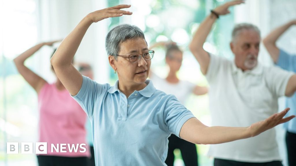Tai chi may delay Parkinson's symptoms, study says - BBC News